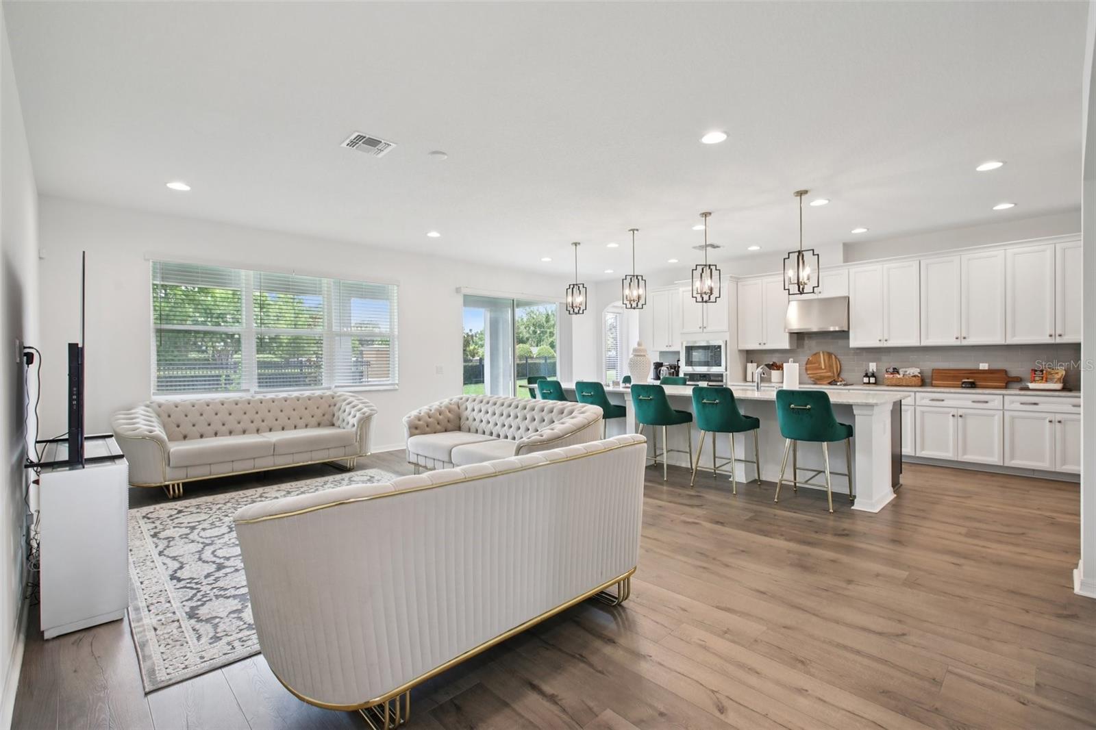 9508 PYRENEES PL, SEFFNER, FL, 33584