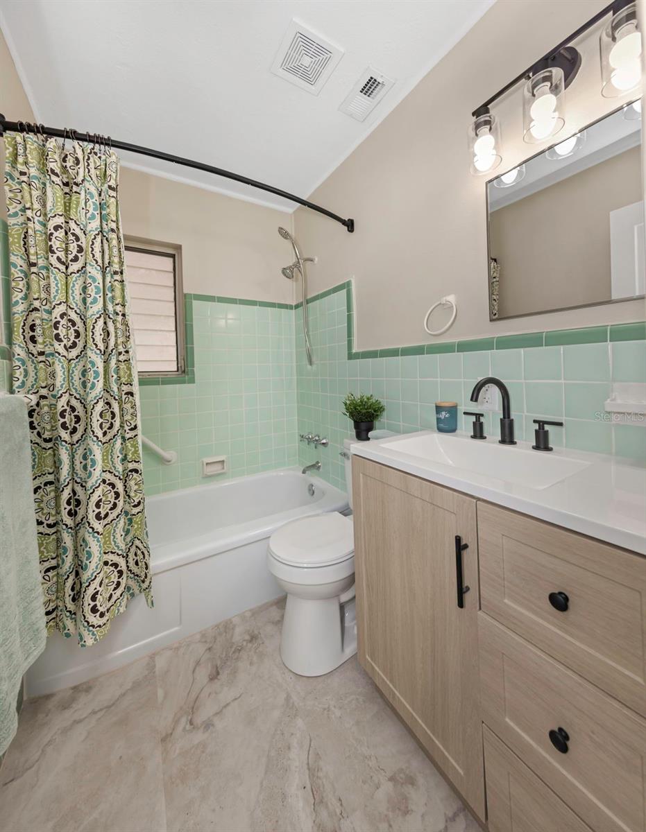 3200 33RD AVE N, ST PETERSBURG, FL, 33713