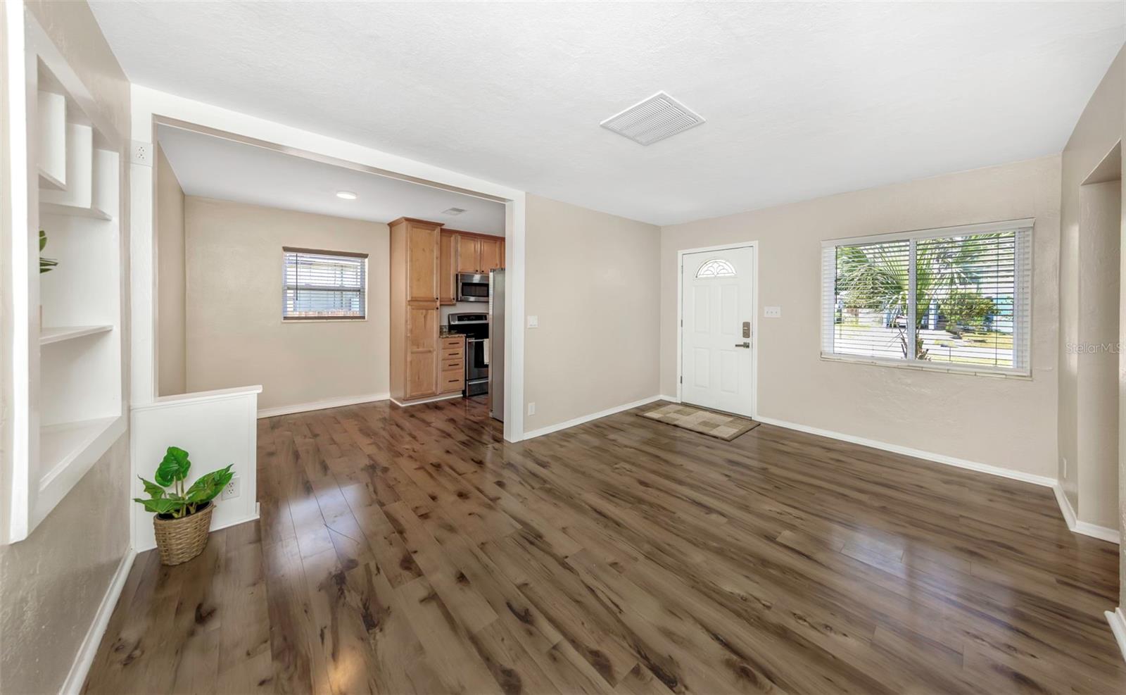 3200 33RD AVE N, ST PETERSBURG, FL, 33713