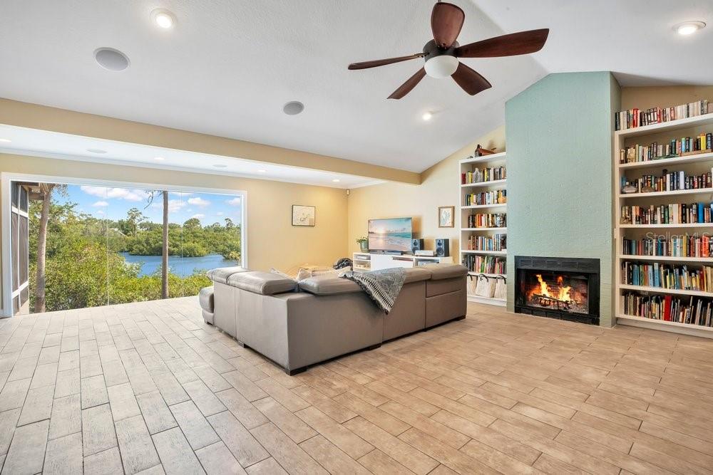 3858 SHORE BLVD, OLDSMAR, FL, 34677