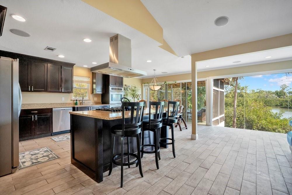 3858 SHORE BLVD, OLDSMAR, FL, 34677