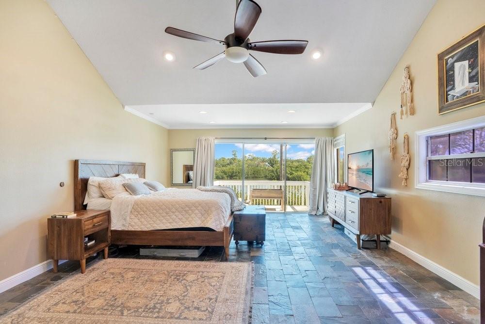 3858 SHORE BLVD, OLDSMAR, FL, 34677