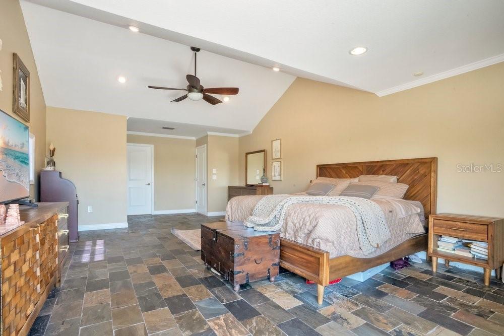 3858 SHORE BLVD, OLDSMAR, FL, 34677