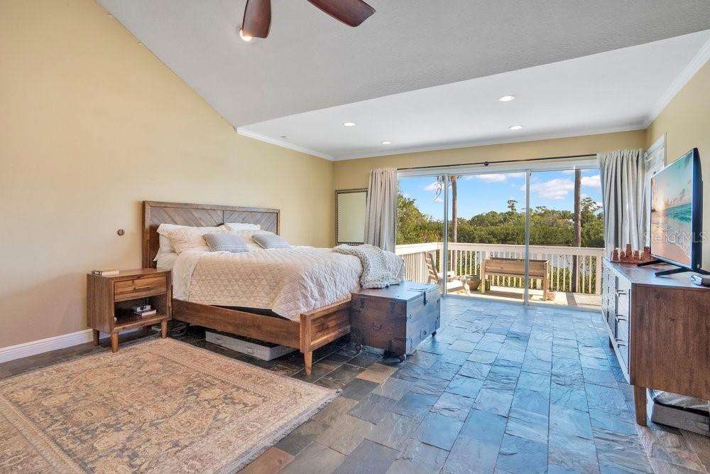 3858 SHORE BLVD, OLDSMAR, FL, 34677