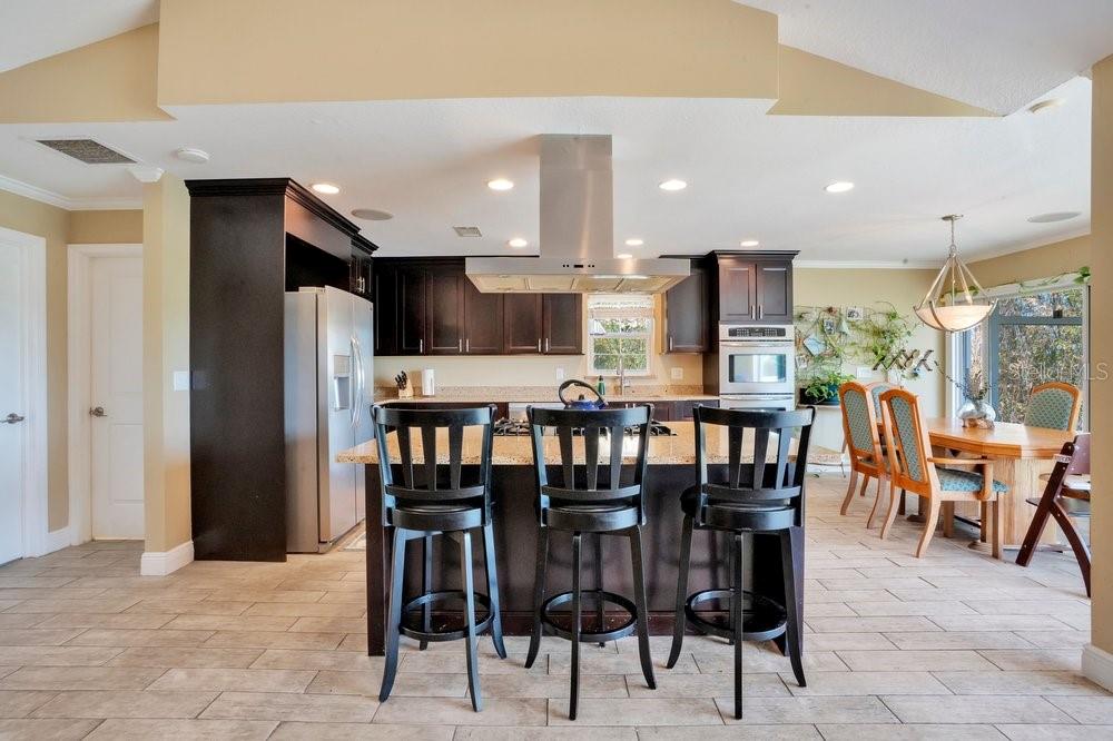 3858 SHORE BLVD, OLDSMAR, FL, 34677