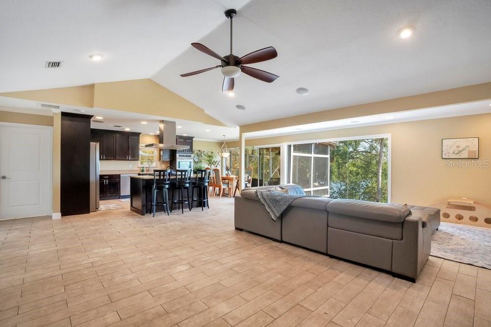 3858 SHORE BLVD, OLDSMAR, FL, 34677