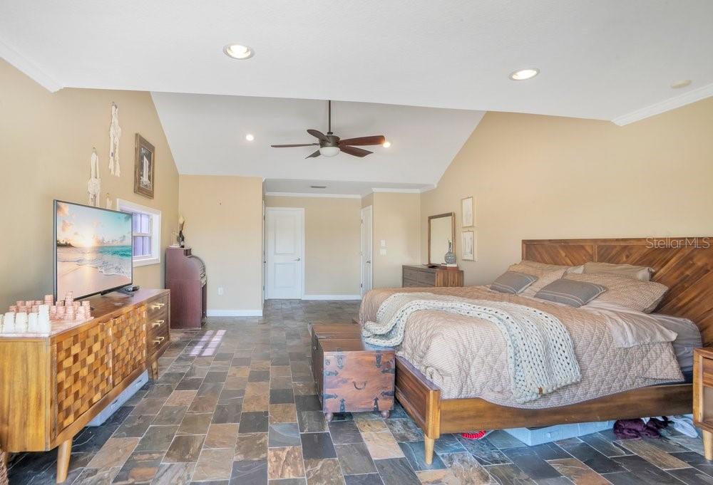 3858 SHORE BLVD, OLDSMAR, FL, 34677