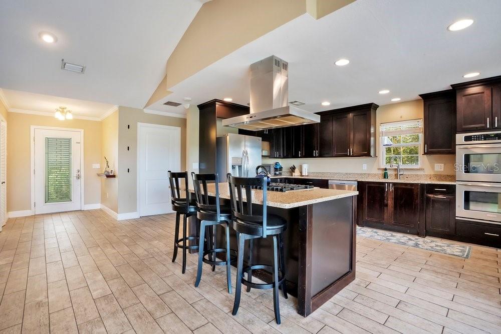 3858 SHORE BLVD, OLDSMAR, FL, 34677