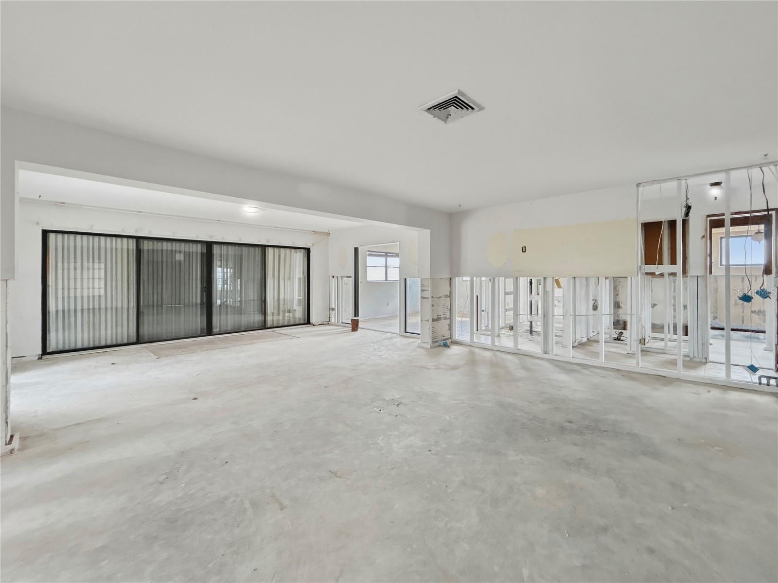 750 115TH AVE, TREASURE ISLAND, FL, 33706