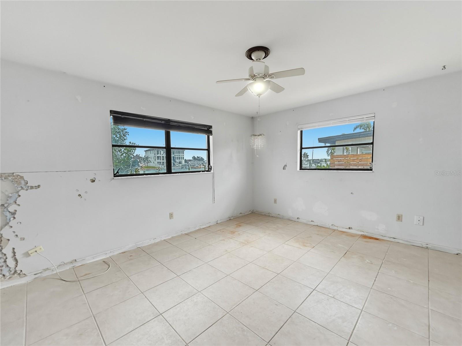 750 115TH AVE, TREASURE ISLAND, FL, 33706