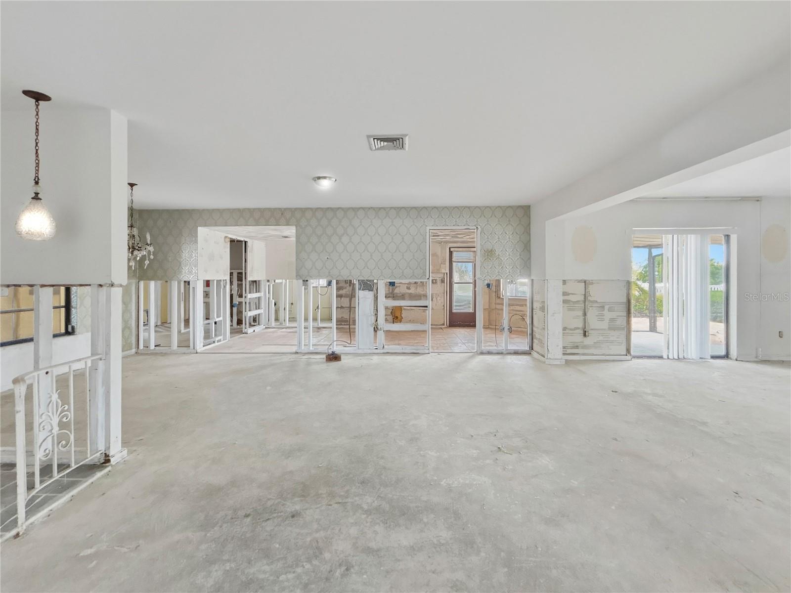 750 115TH AVE, TREASURE ISLAND, FL, 33706