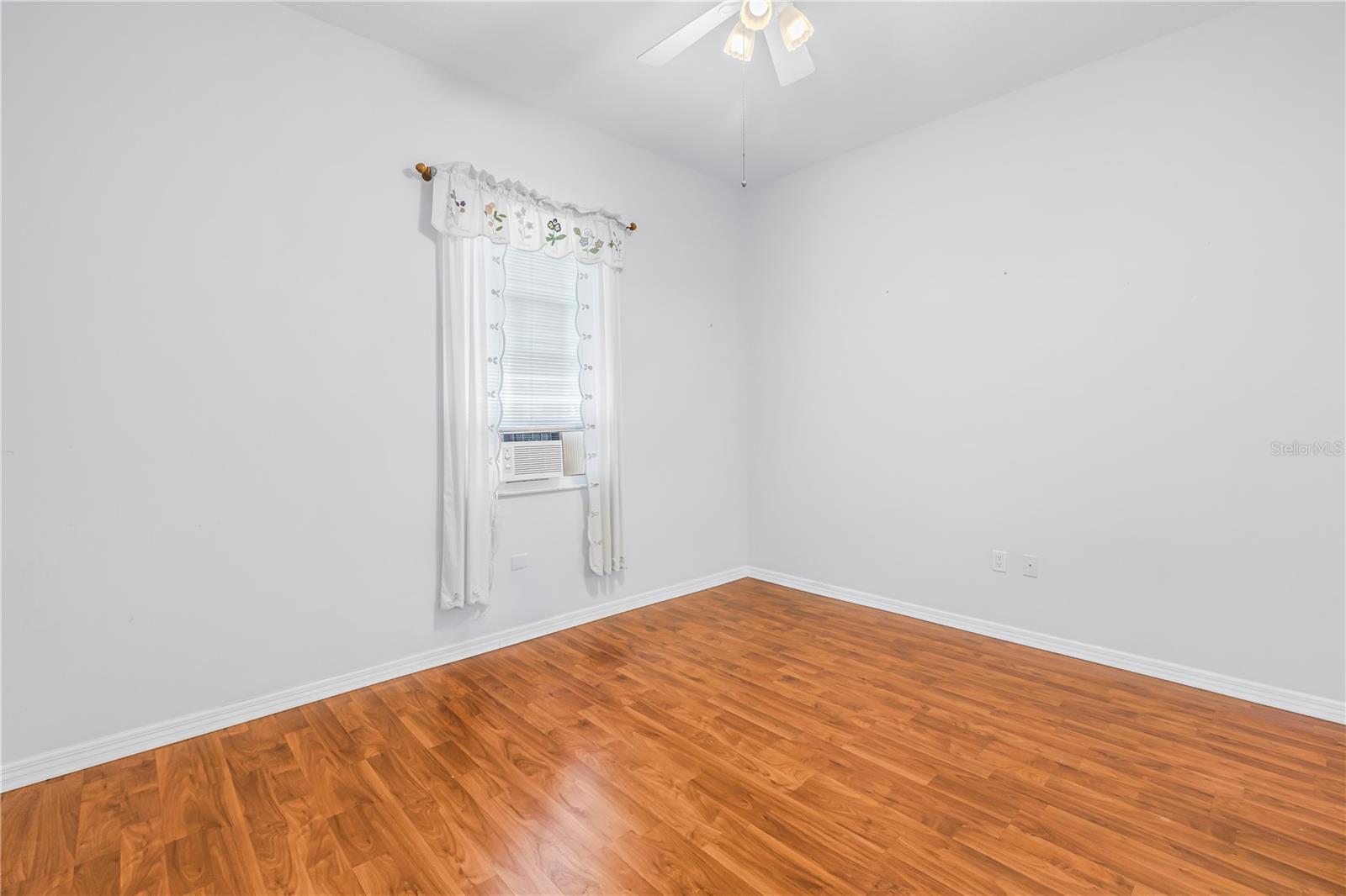 459 NORTHMOOR AVE N, ST PETERSBURG, FL, 33702