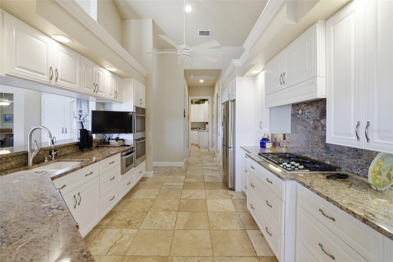 2504 CALOOSA SHORES DR, LABELLE, FL, 33935