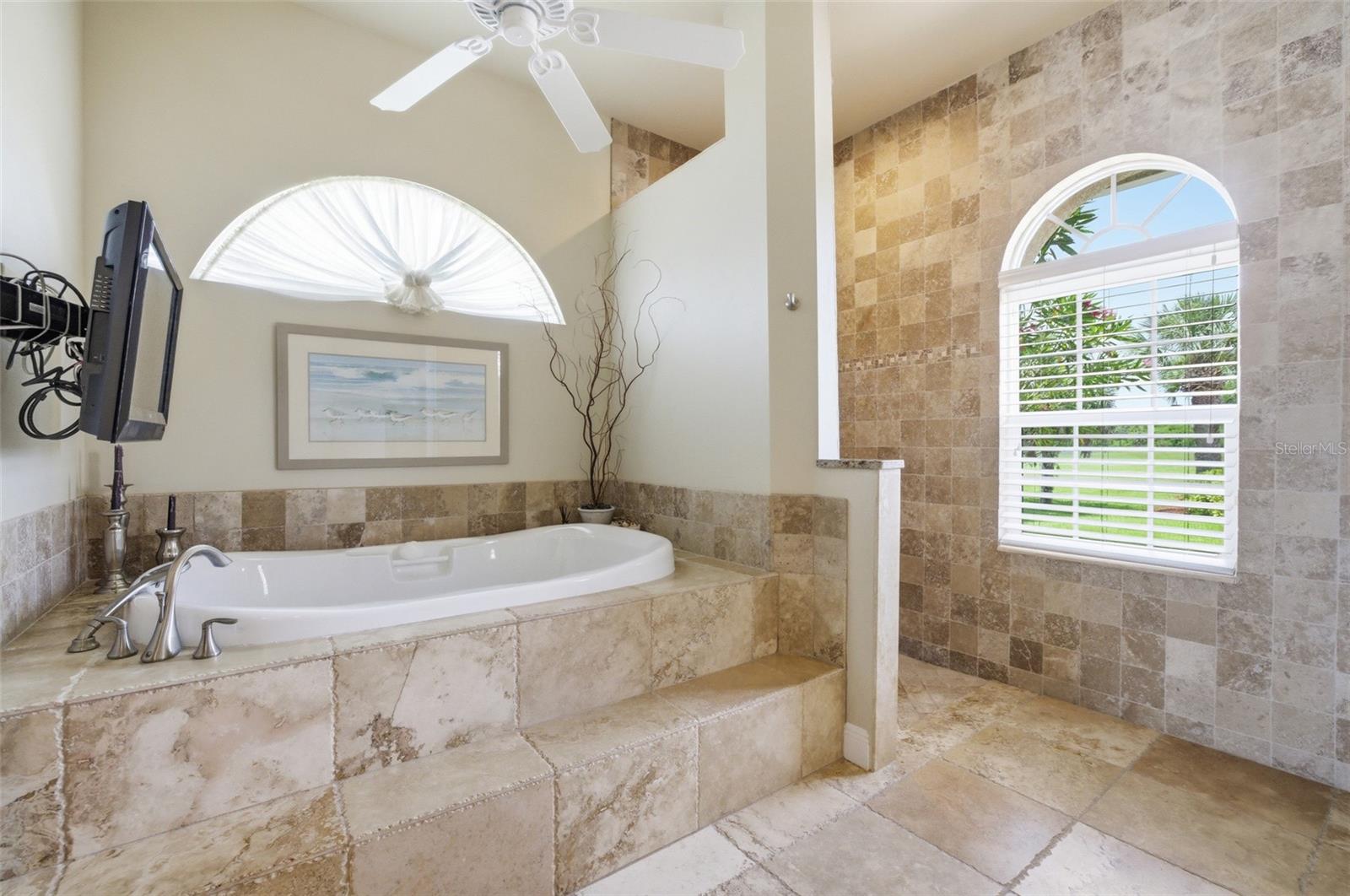 2504 CALOOSA SHORES DR, LABELLE, FL, 33935