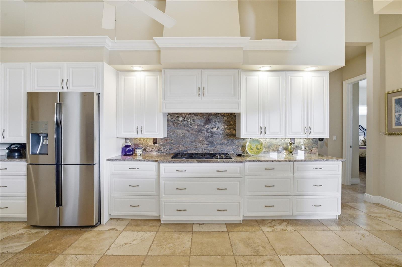 2504 CALOOSA SHORES DR, LABELLE, FL, 33935