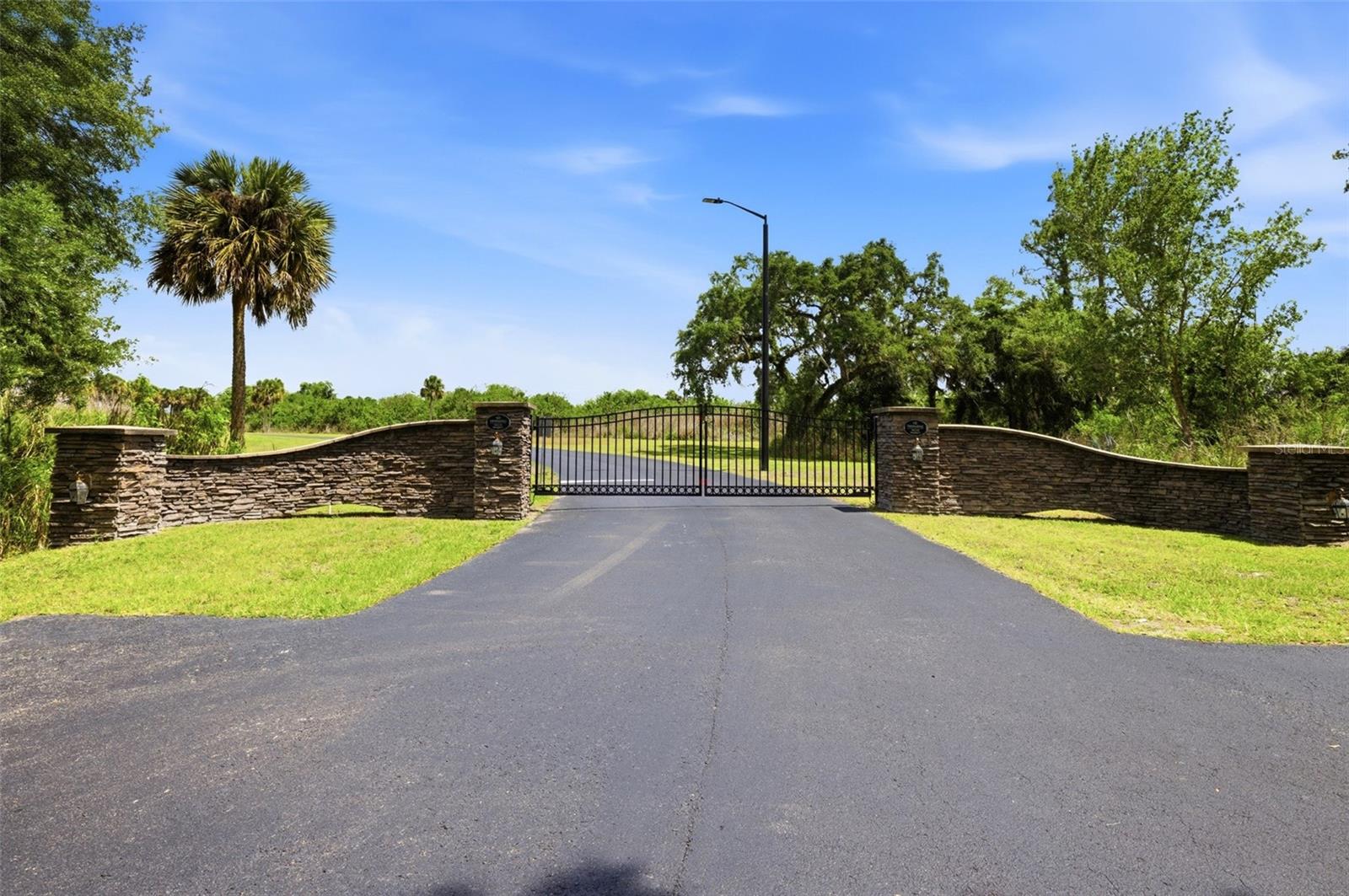 2504 CALOOSA SHORES DR, LABELLE, FL, 33935
