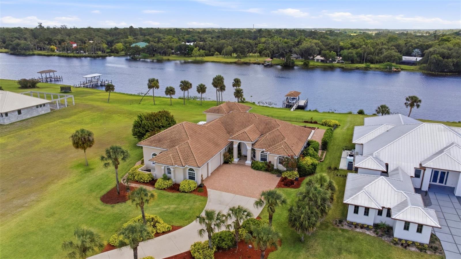 2504 CALOOSA SHORES DR, LABELLE, FL, 33935