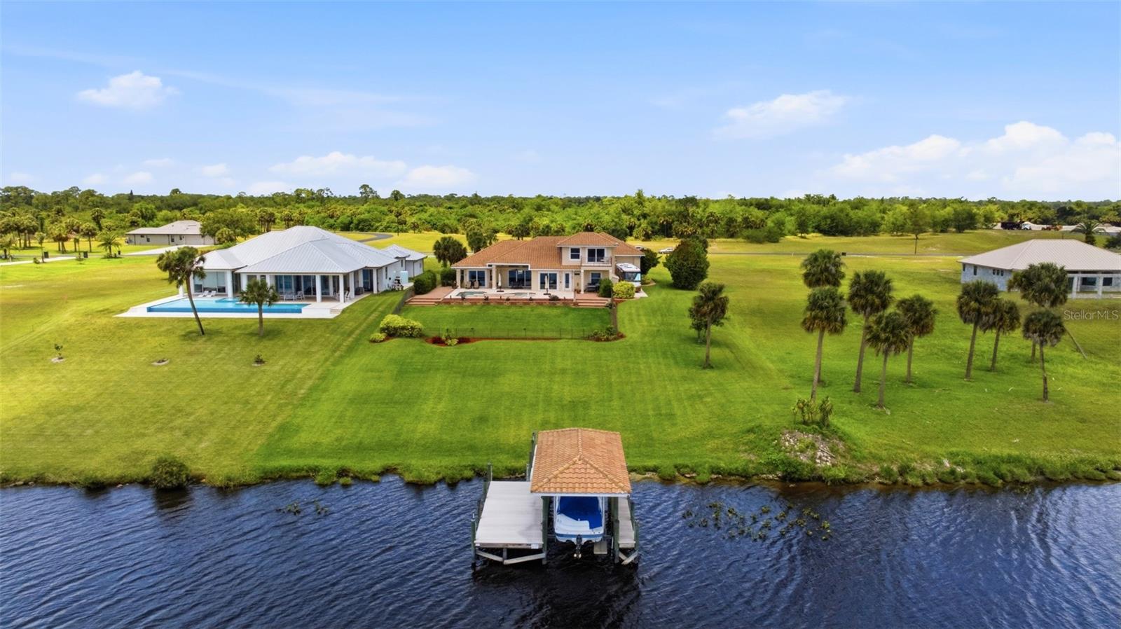 2504 CALOOSA SHORES DR, LABELLE, FL, 33935