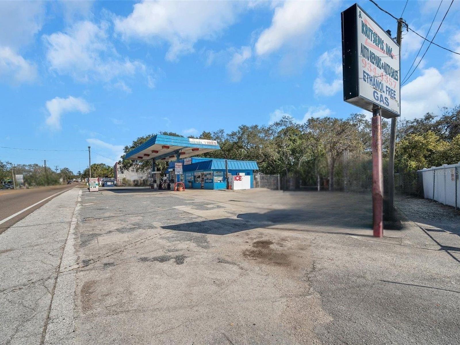 1941 S PINELLAS AVE, TARPON SPRINGS, FL, 34689