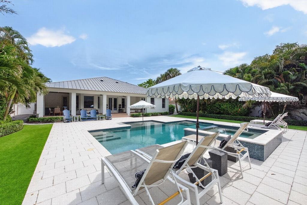 140 MIRAMAR BLVD NE, ST PETERSBURG, FL, 33704