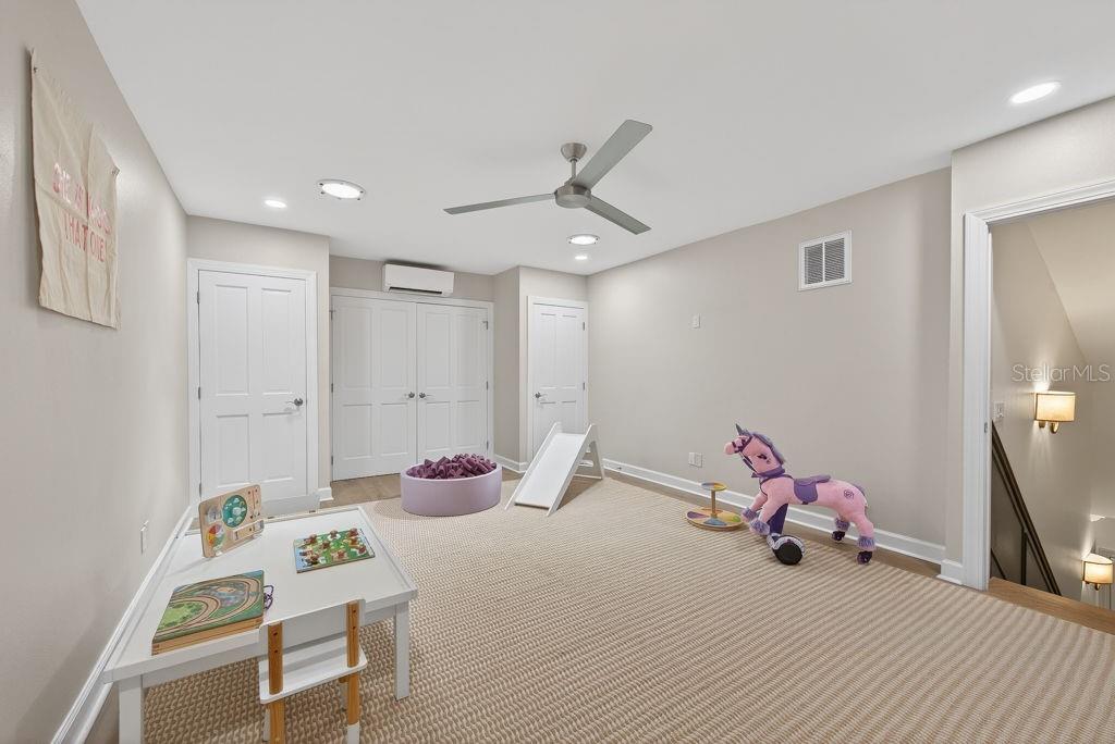 140 MIRAMAR BLVD NE, ST PETERSBURG, FL, 33704