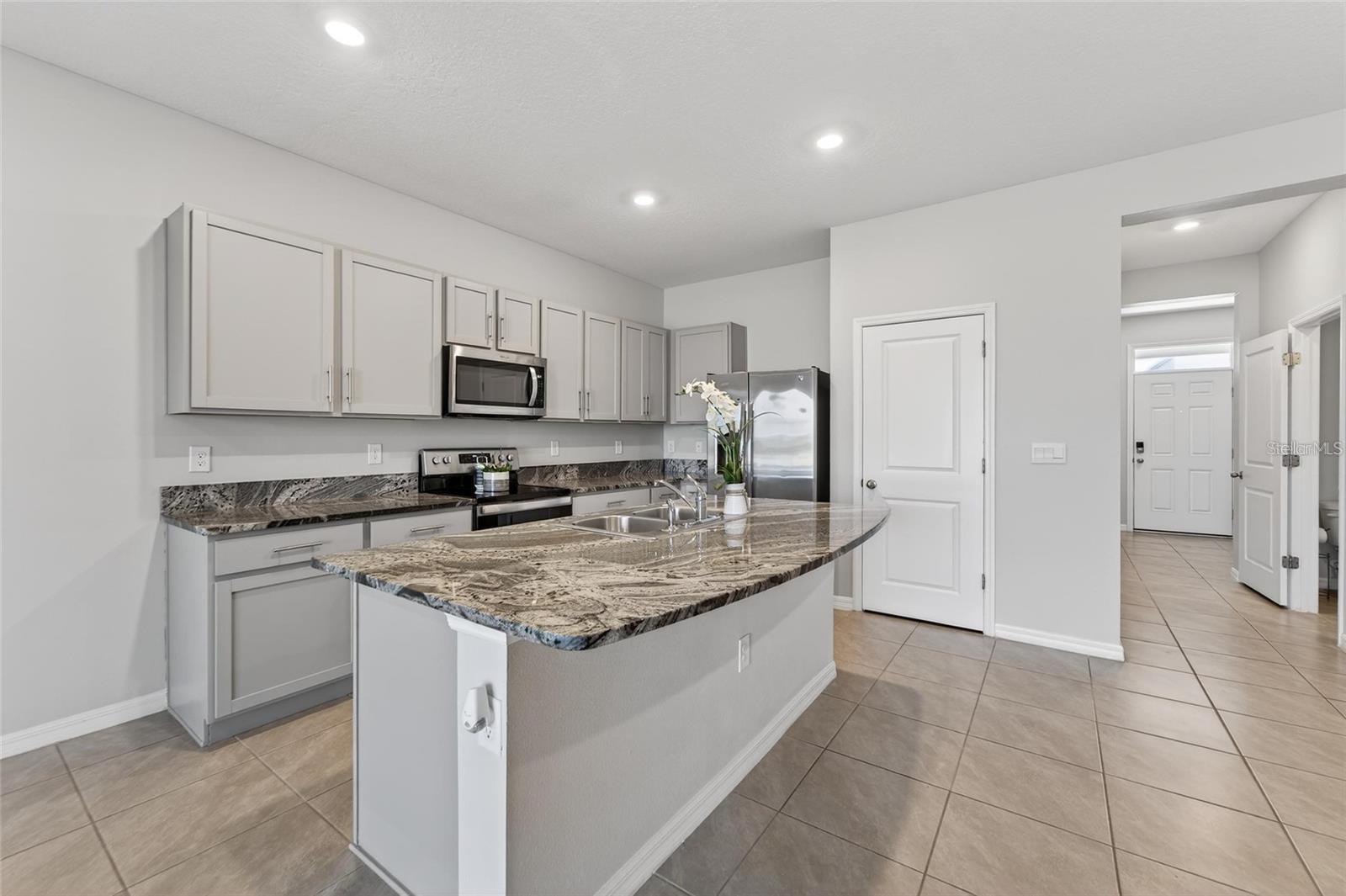 188 MANGROVE SHADE CIR, APOLLO BEACH, FL, 33572