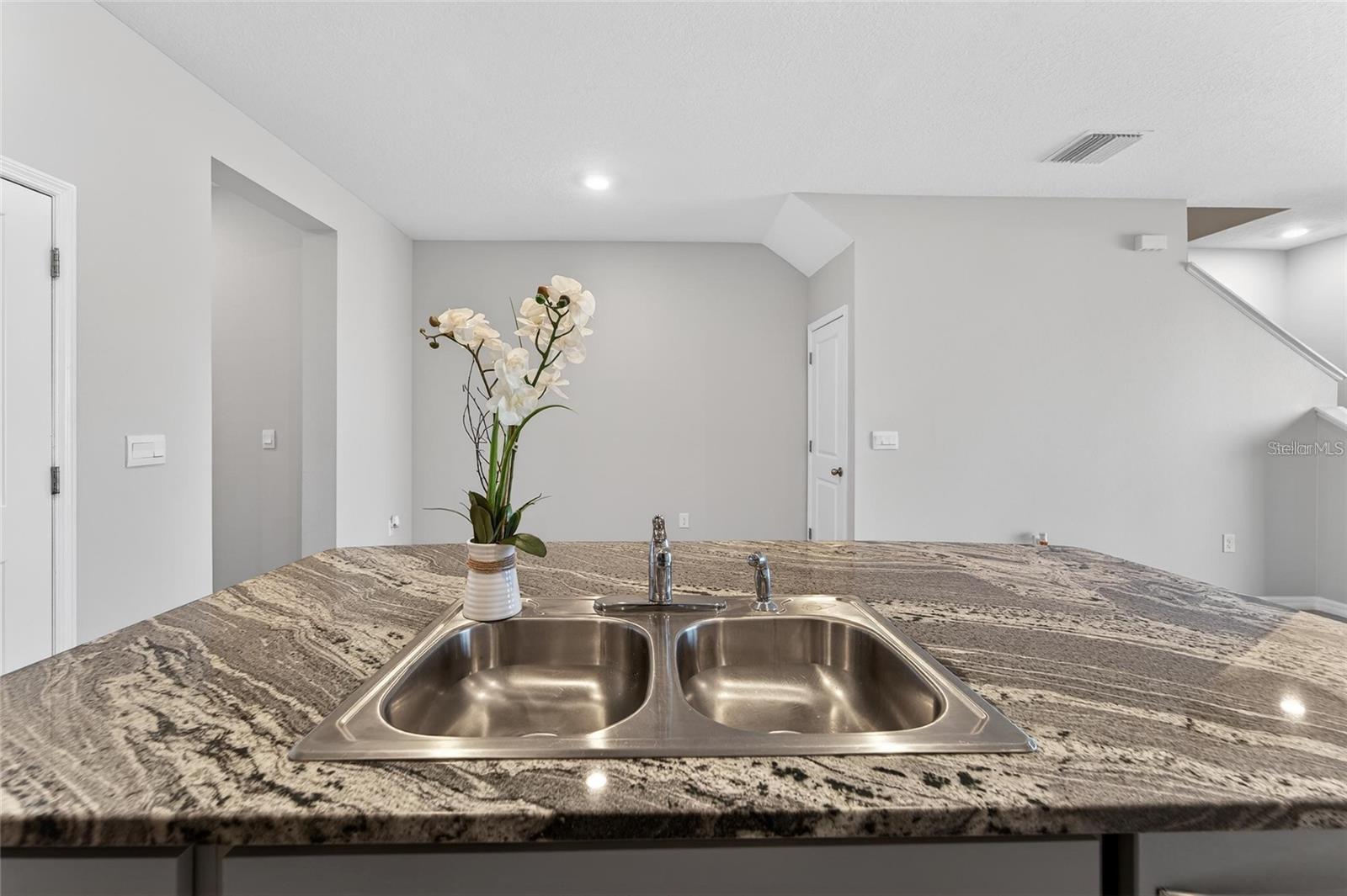 188 MANGROVE SHADE CIR, APOLLO BEACH, FL, 33572
