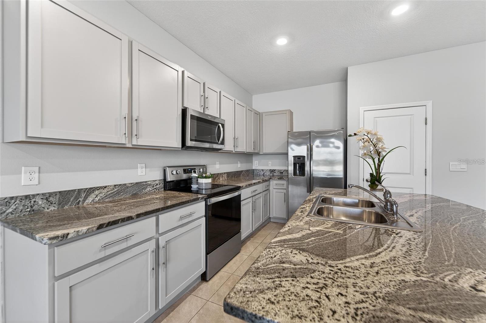 188 MANGROVE SHADE CIR, APOLLO BEACH, FL, 33572