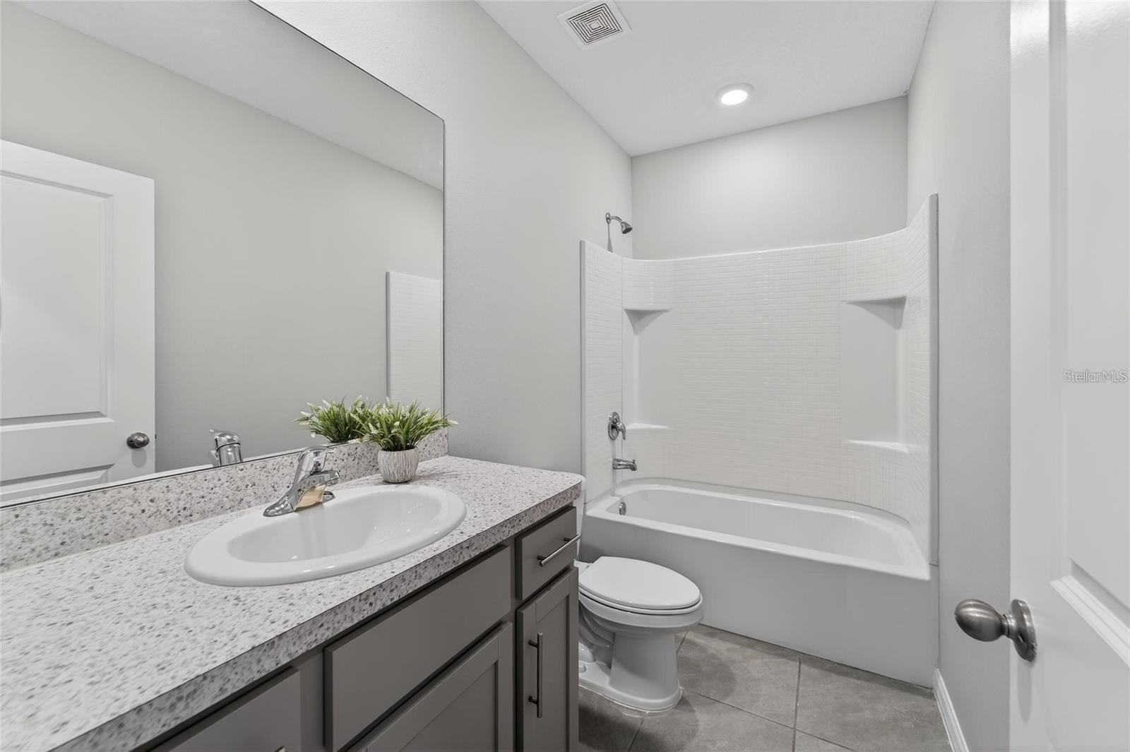 188 MANGROVE SHADE CIR, APOLLO BEACH, FL, 33572