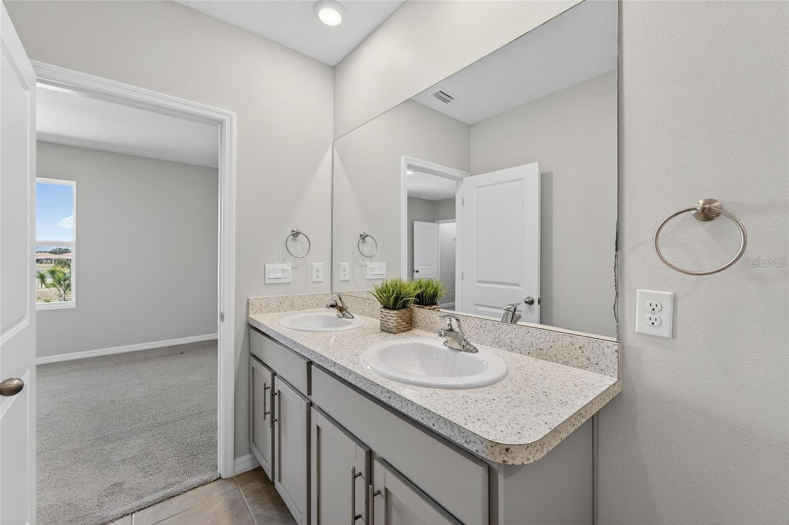188 MANGROVE SHADE CIR, APOLLO BEACH, FL, 33572