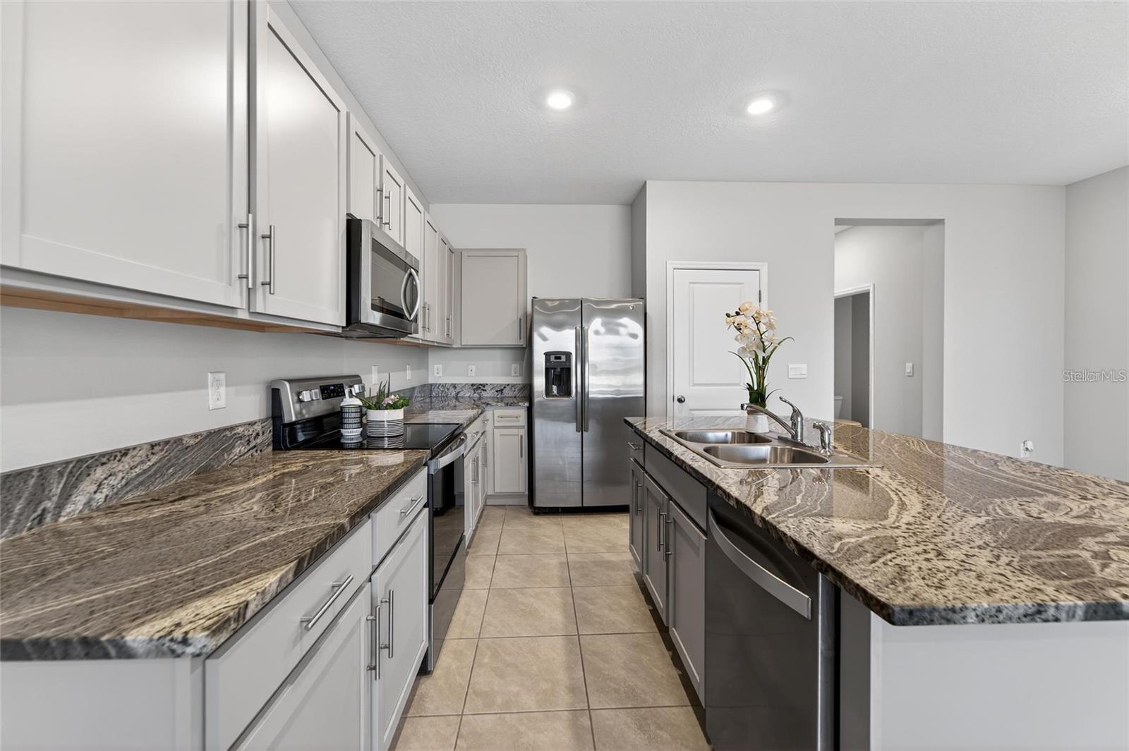 188 MANGROVE SHADE CIR, APOLLO BEACH, FL, 33572