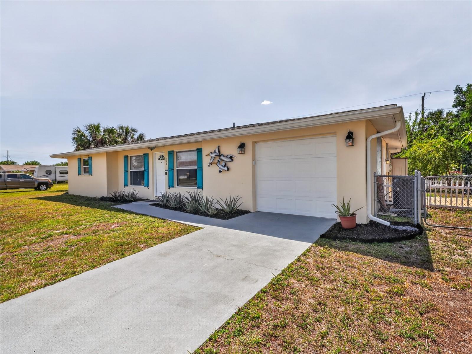 258 READING ST NW, PORT CHARLOTTE, FL, 33952