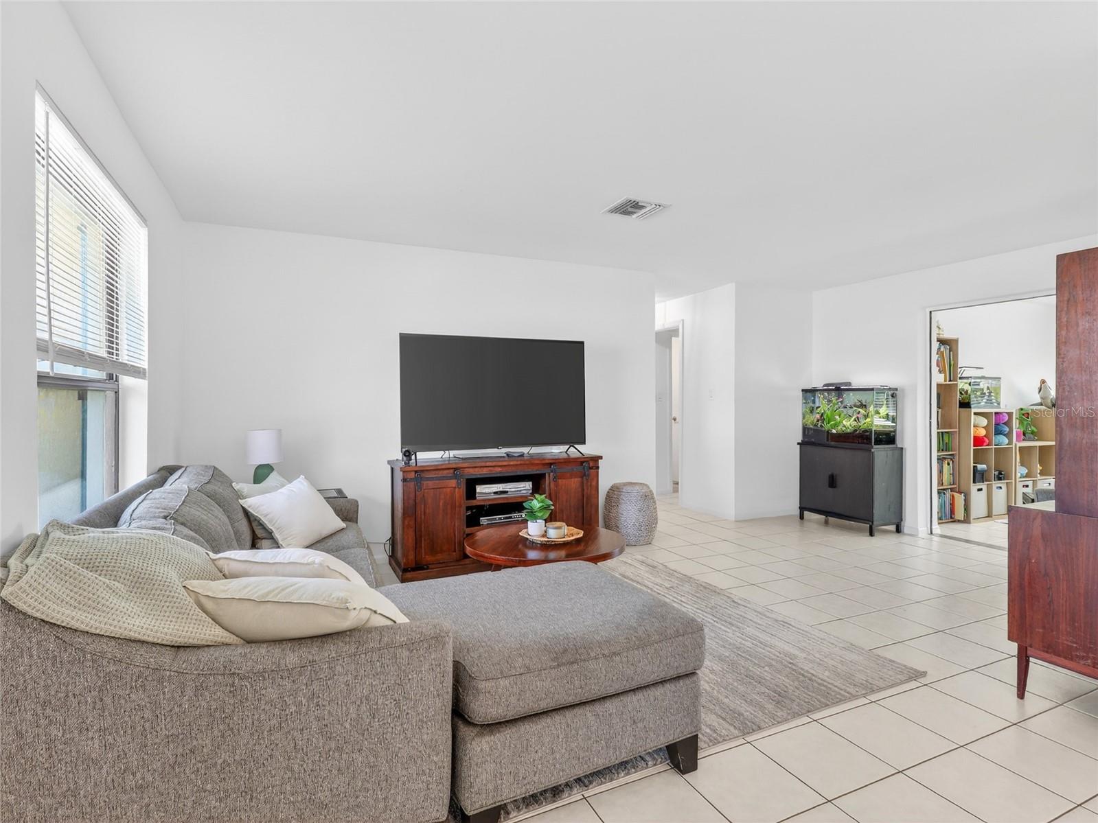258 READING ST NW, PORT CHARLOTTE, FL, 33952