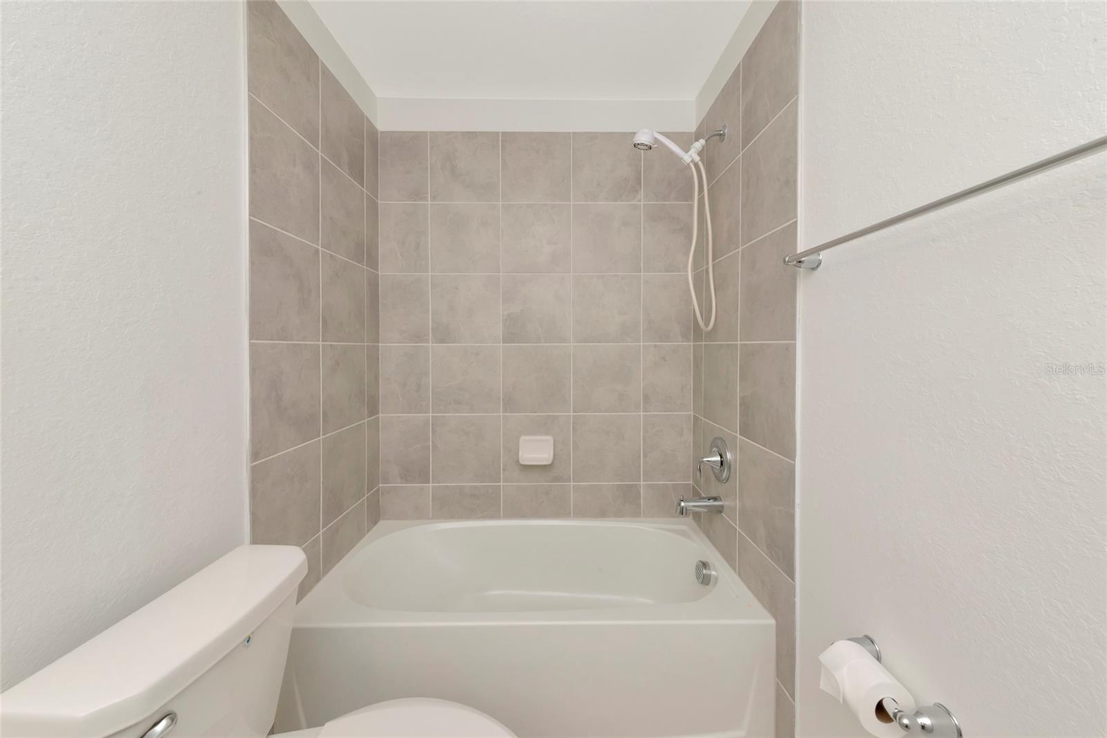 18114 GAWTHROP DR #107, LAKEWOOD RANCH, FL, 34211