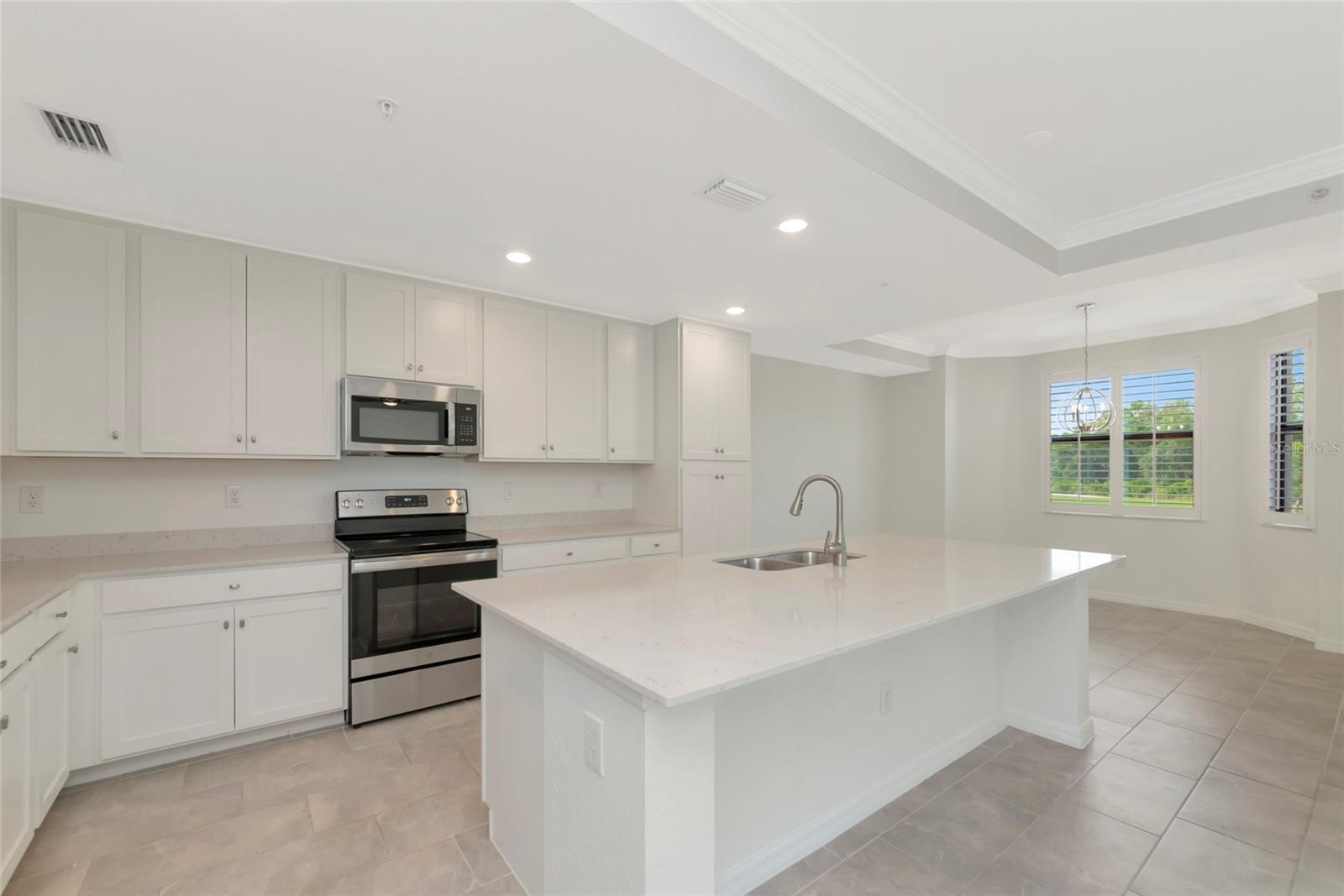 18114 GAWTHROP DR #107, LAKEWOOD RANCH, FL, 34211