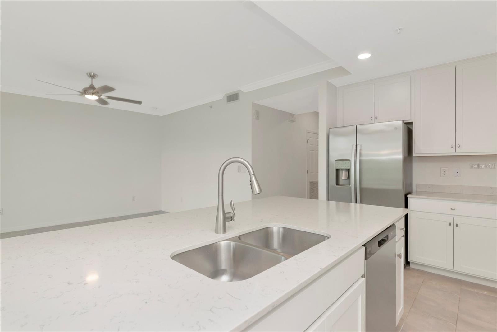 18114 GAWTHROP DR #107, LAKEWOOD RANCH, FL, 34211