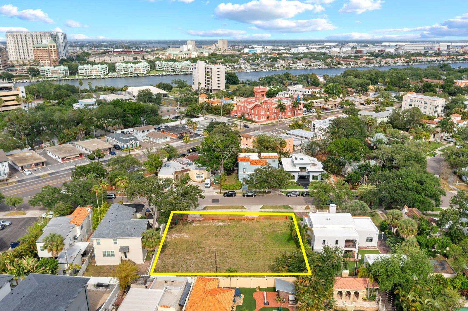 32 AEGEAN AVE, TAMPA, FL, 33606
