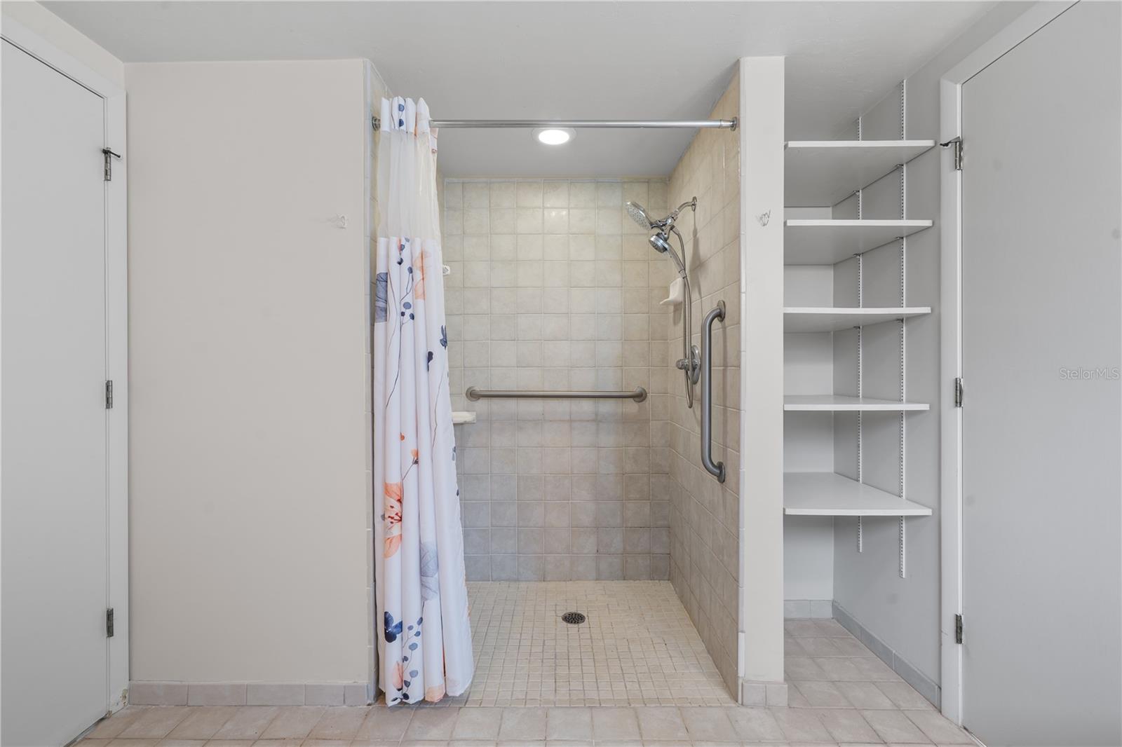 2002 NW 11TH RD, GAINESVILLE, FL, 32605