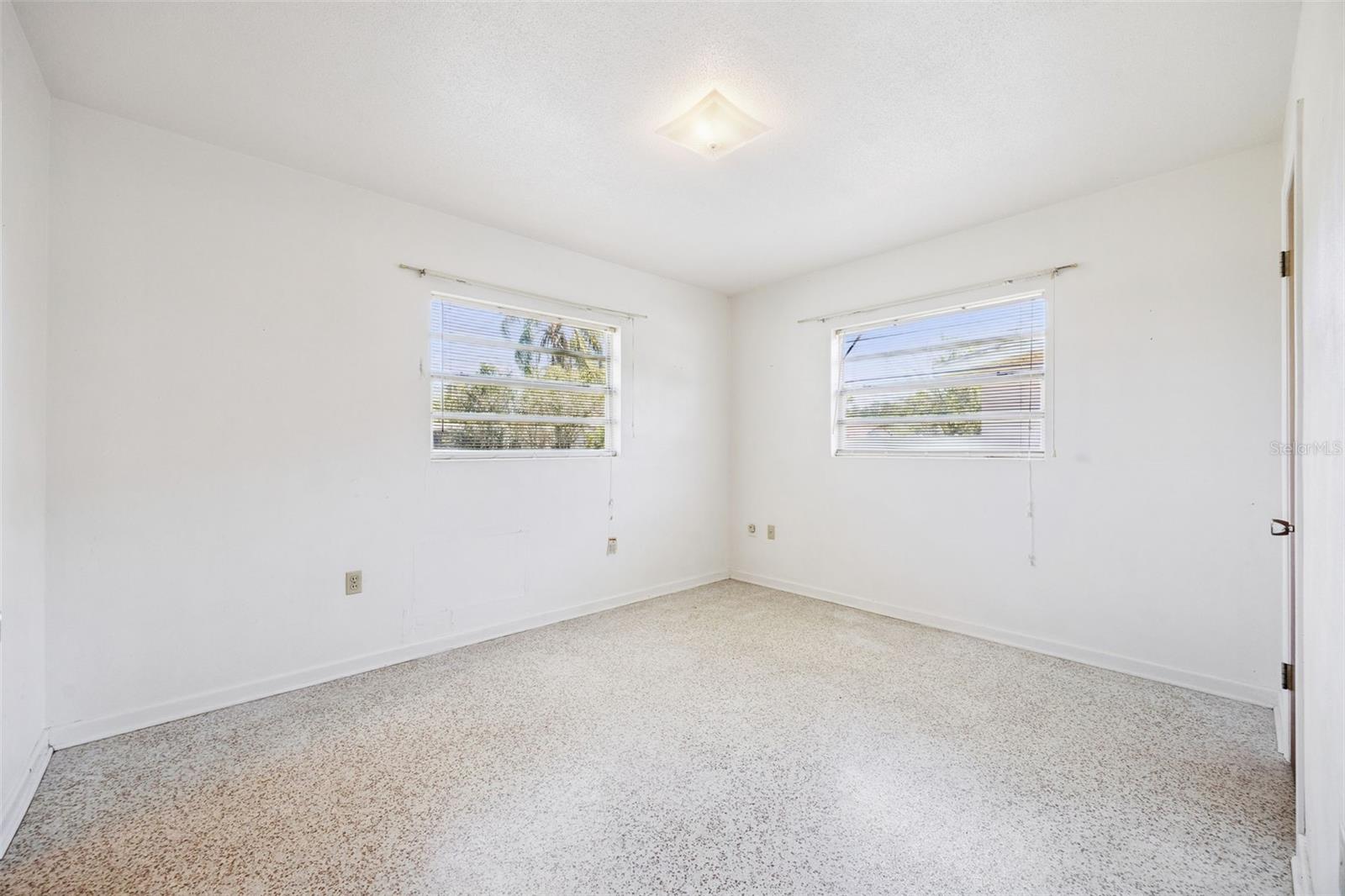 3733 SURREY DR, ORLANDO, FL, 32812