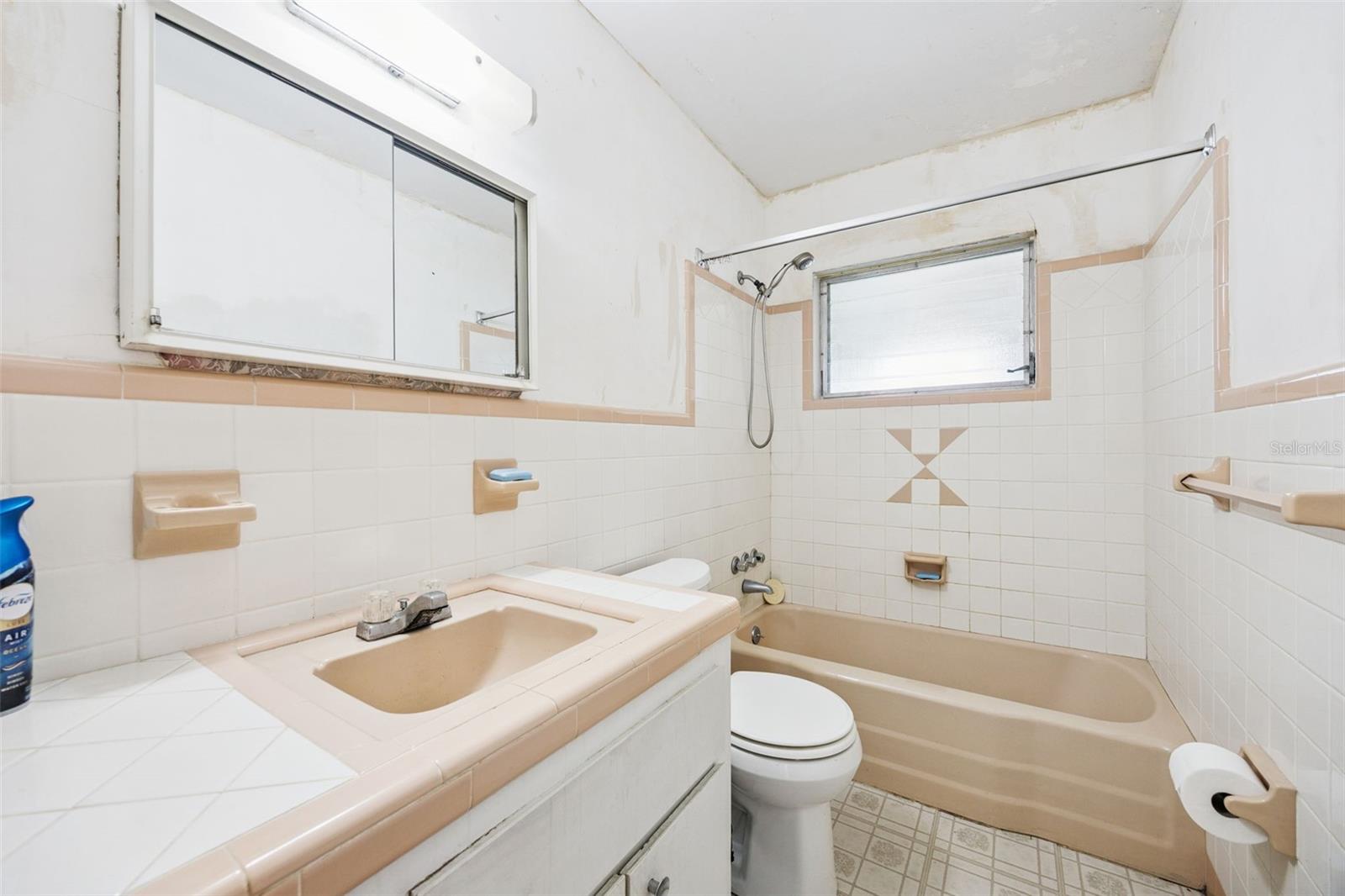 3733 SURREY DR, ORLANDO, FL, 32812