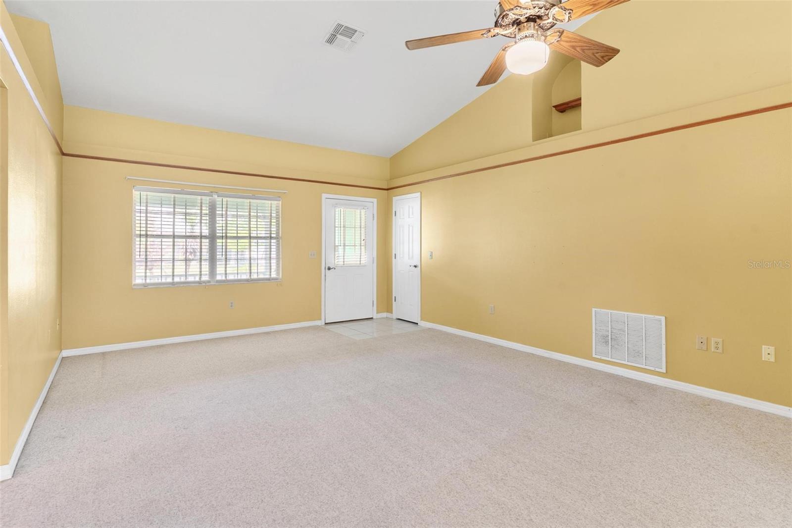1 BONAIRE PL, UMATILLA, FL, 32784