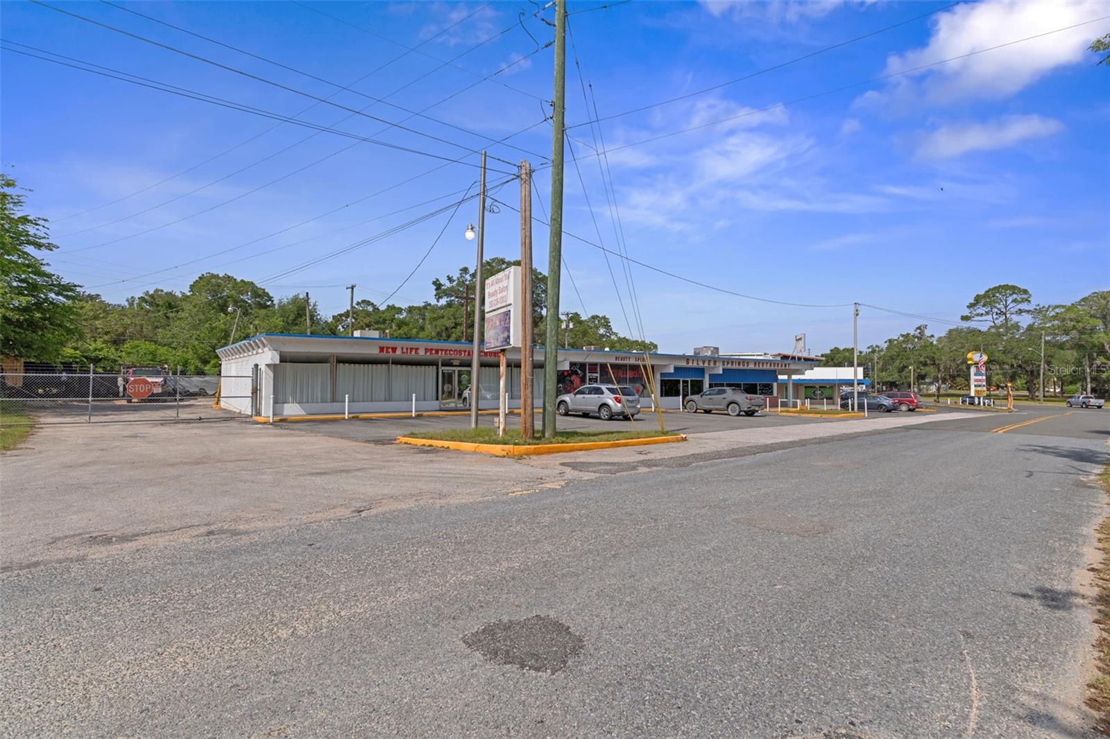 5300 E SILVER SPRINGS BLVD #B, SILVER SPRINGS, FL, 34488