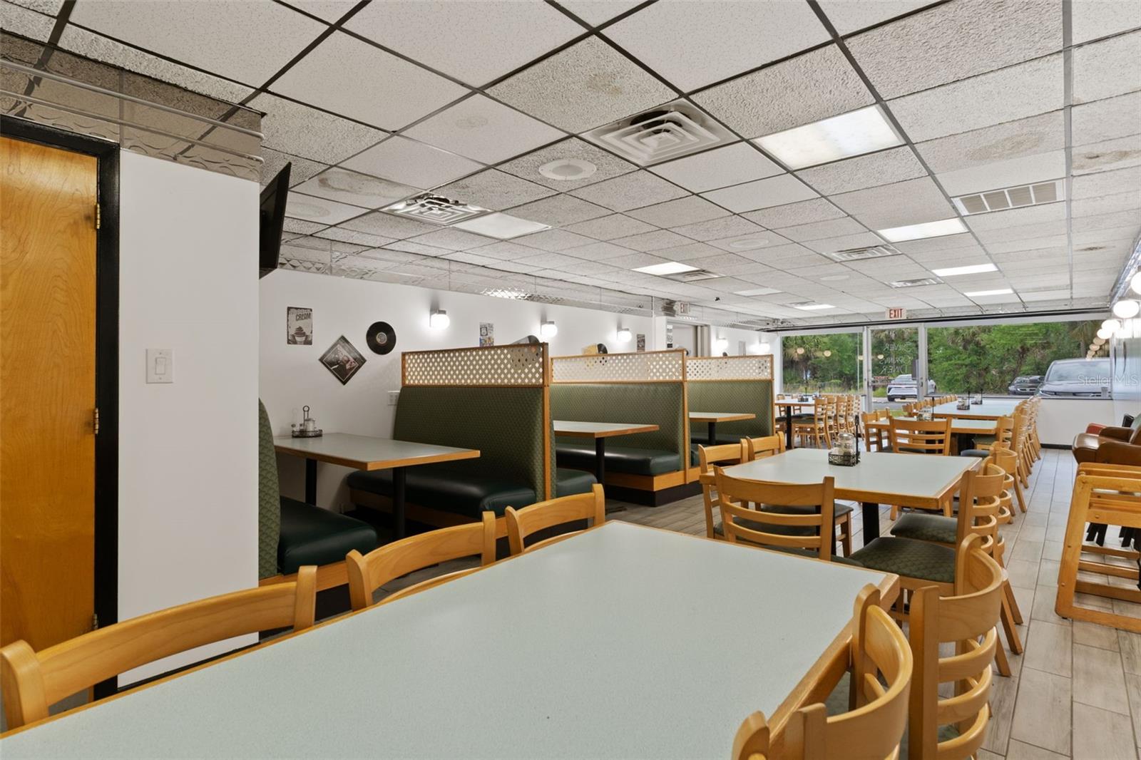 5300 E SILVER SPRINGS BLVD #B, SILVER SPRINGS, FL, 34488