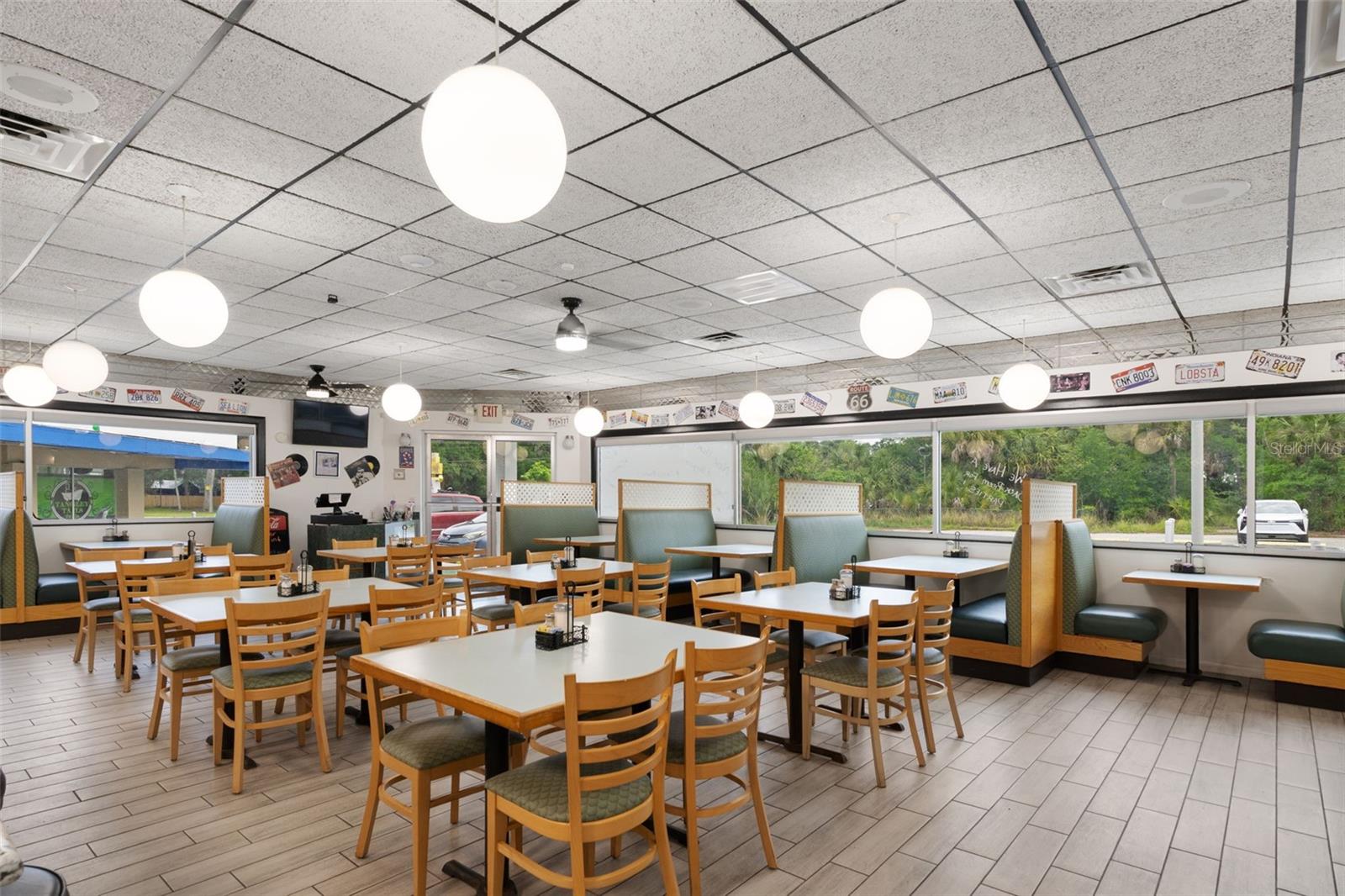 5300 E SILVER SPRINGS BLVD #B, SILVER SPRINGS, FL, 34488
