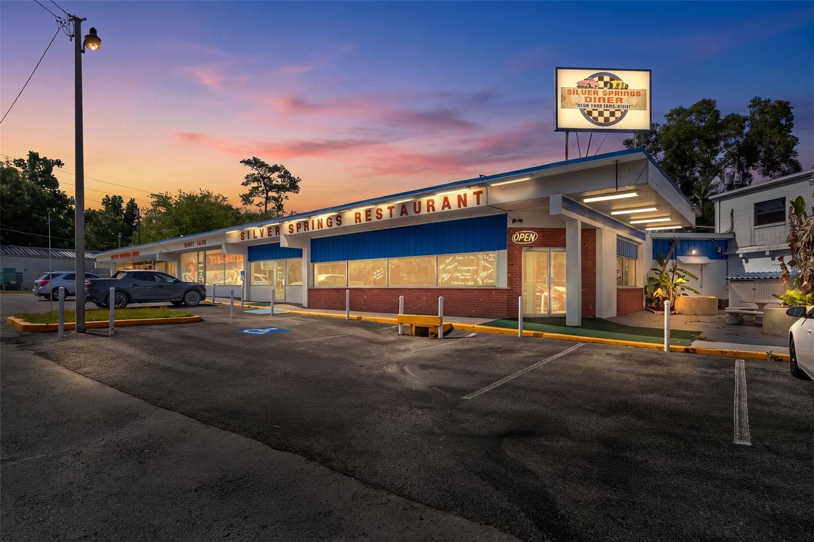5300 E SILVER SPRINGS BLVD #B, SILVER SPRINGS, FL, 34488