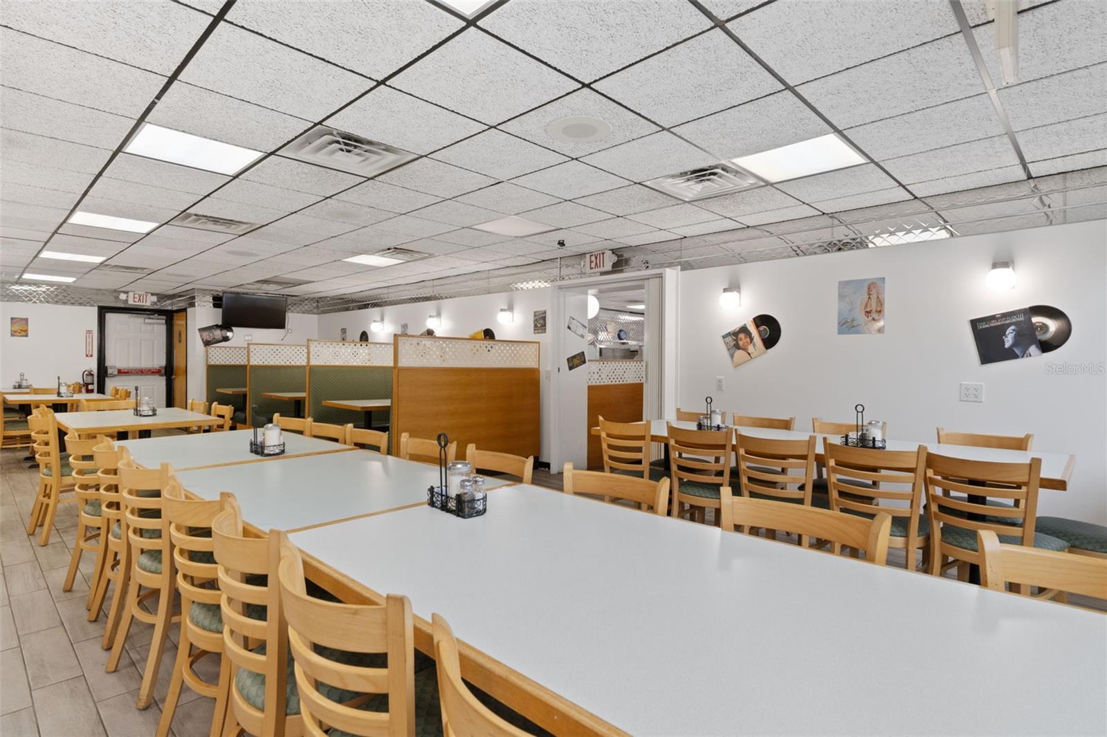 5300 E SILVER SPRINGS BLVD #B, SILVER SPRINGS, FL, 34488