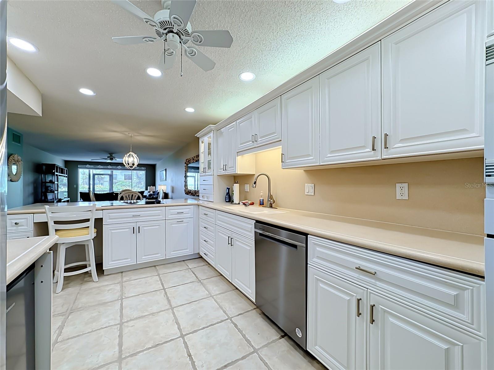 1515 PELICAN POINT DR #BA185, SARASOTA, FL, 34231