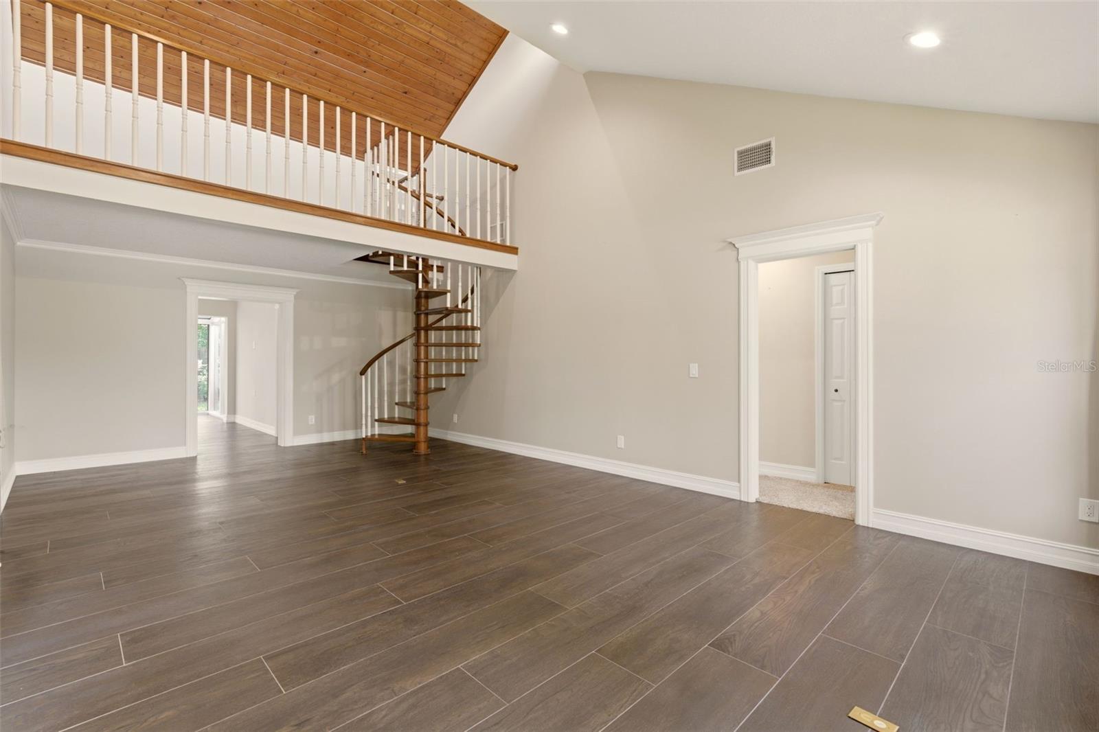 215 SOVEREIGN CT, ALTAMONTE SPRINGS, FL, 32701