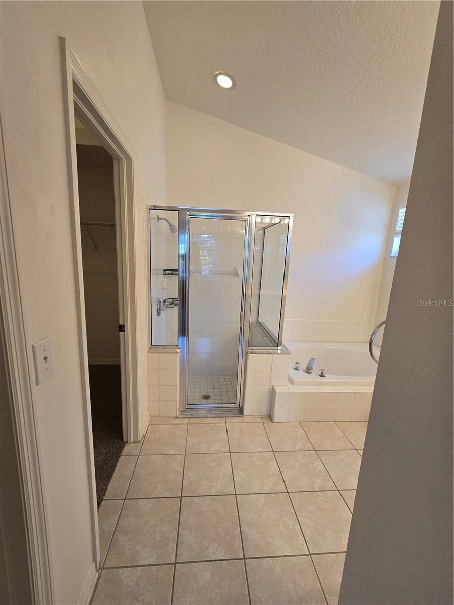 24505 LANDING DR, LUTZ, FL, 33559