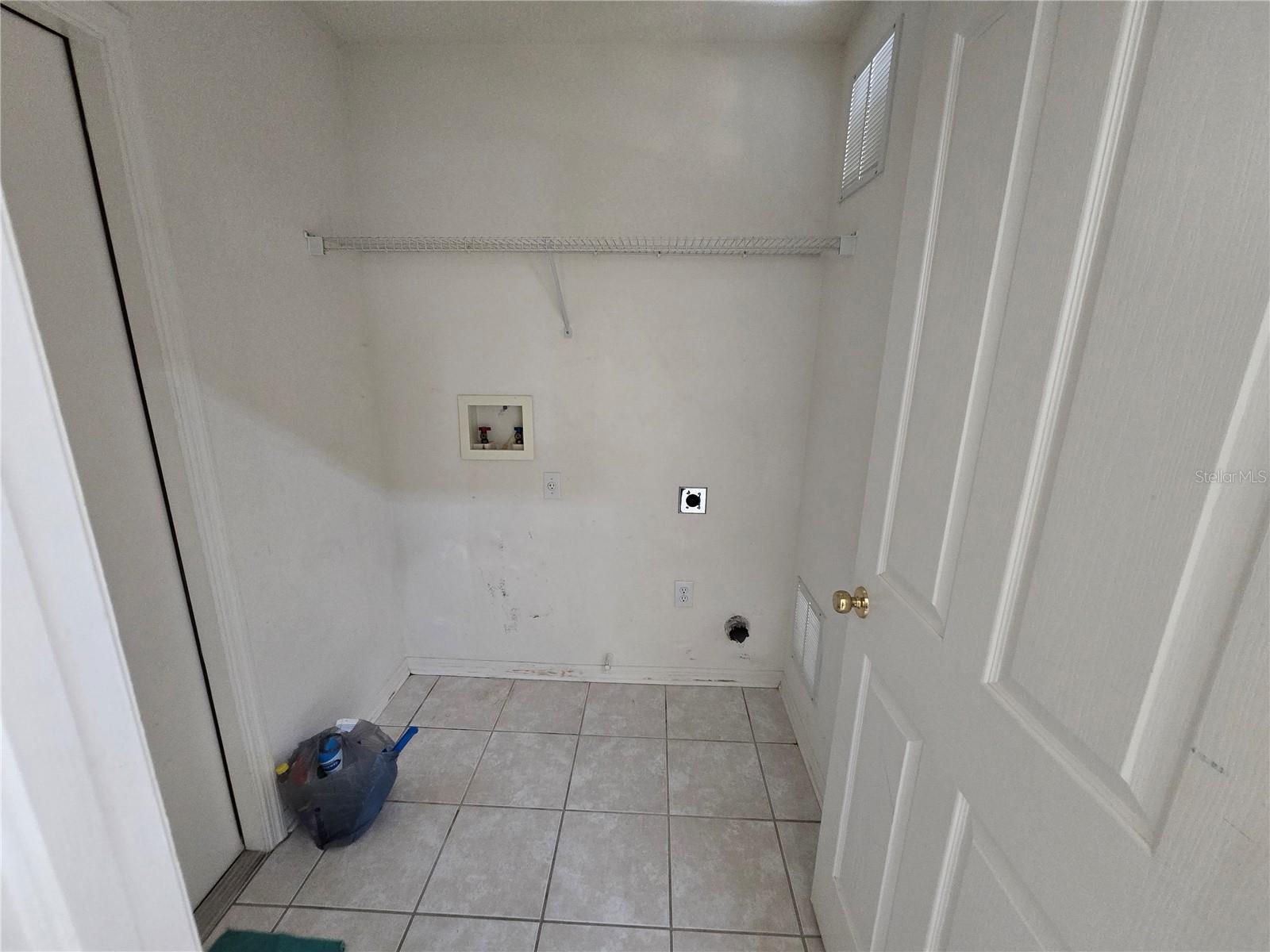 24505 LANDING DR, LUTZ, FL, 33559